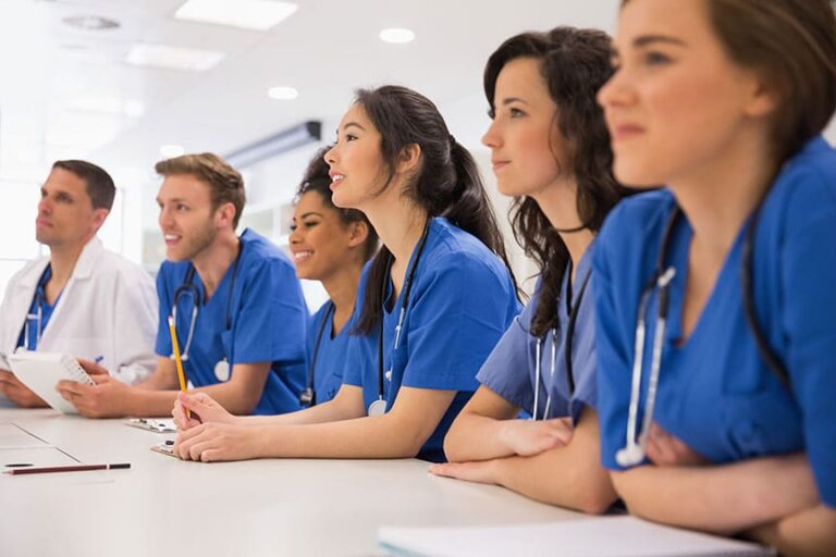 Veterinary Student Leaders Invited to Apply for 2020 Scholarships